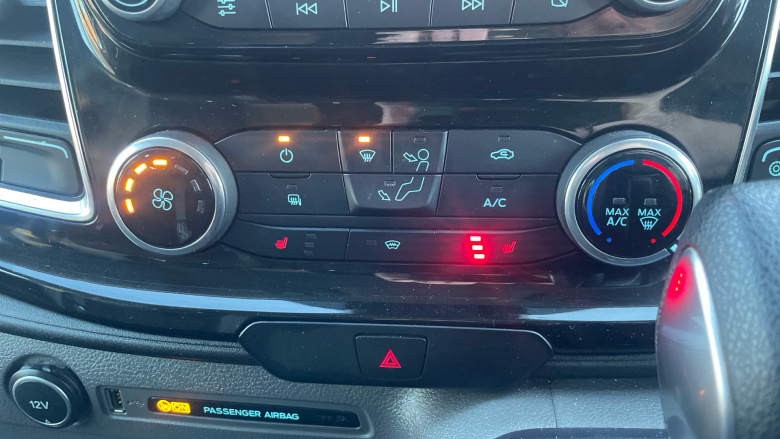 Ford Transit Custom 320 L2 Diesel Fwd 2.0 EcoBlue 170ps Low Roof Limited Van Auto